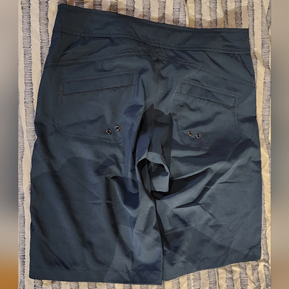 Like New SZ S Free Country Navy Hybrid Shorts - Picture 3 of 4